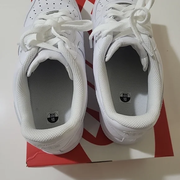 Nike Men's White Air Force 1 Low - Picture 2 of 7